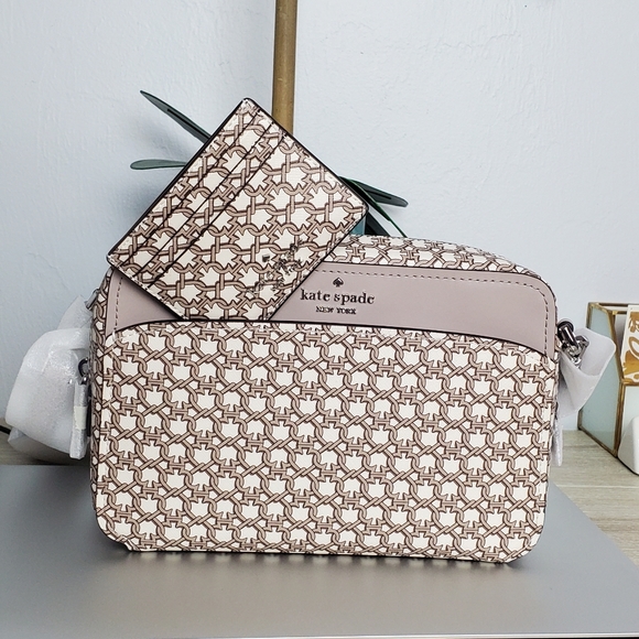 Kate Spade Tan and White Crossbody and Wallet Bundle - Picture 3 of 10